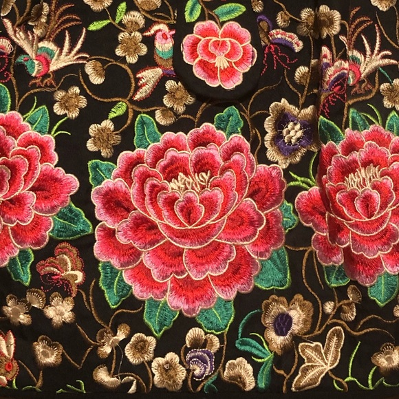 Floral Embroidered Purse - Picture 3 of 4